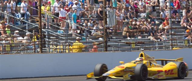  Ryan Hunter-Reay on his way to win the 2014 Indy 500 for Andretti Autosport.