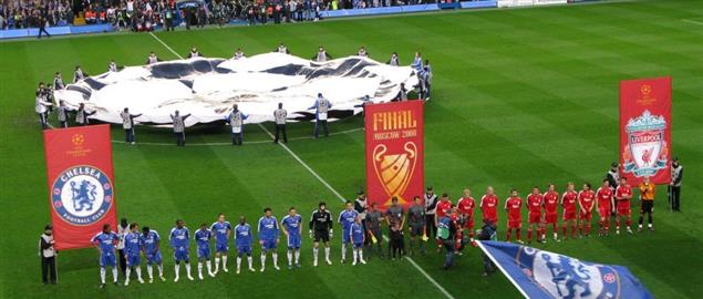 Chelsea and Liverpool players line up ahead of the second leg of their 2007–08 UEFA Champi