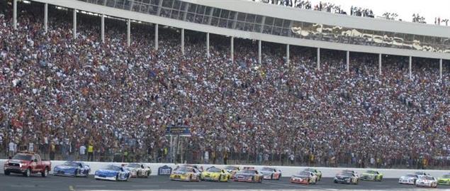 Pace lap 1 at the 2007 Coca-Cola 600.