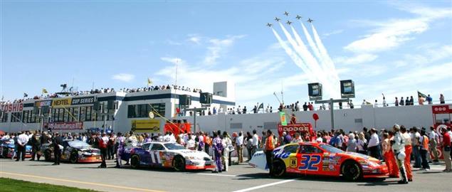 2005 NASCAR NEXTEL Cup race at Las Vegas.